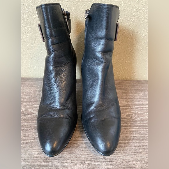 As seen on Kate Middleton AQUATALIA Royal Rouge Weatherproof Ankle Bootie size 9 - Picture 3 of 10